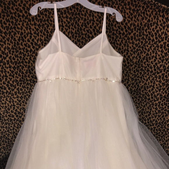 David's Bridal Ivory Sleeveless V-Neck Flower Girl or Jr. Bridesmaid Dress - Picture 6 of 10